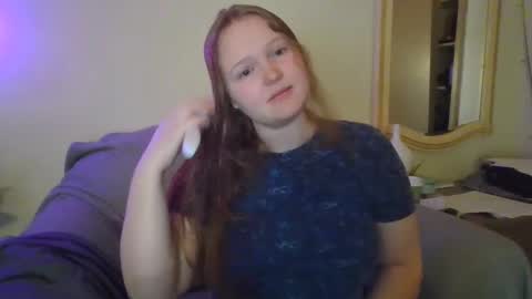 thestrawberrycreme online show from December 2024 02:50:01 PM