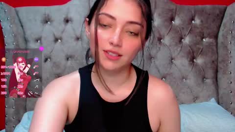 Snapshot of thesweethari chatting on February 2025 05:51:02 AM I dont do real meetings My bio online show from February 2025 05:51:02 AM