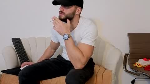 Snapshot of thetopalex chatting on November 2025 04:22:01 AM TheTopAlex online show from November 2025 04:22:01 AM