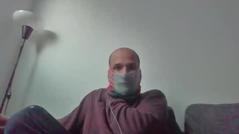 Snapshot of thetubedscarfguy chatting on December 2025 08:12:02 AM Scarf guy online show from December 2025 08:12:02 AM