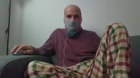 Snapshot of thetubedscarfguy chatting on February 2026 08:32:01 AM Scarf guy online show from February 2026 08:32:01 AM