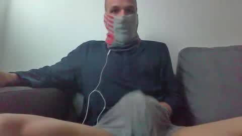 Snapshot of thetubedscarfguy chatting on March 2026 07:14:02 AM Scarf guy online show from March 2026 07:14:02 AM