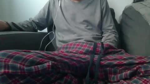 Snapshot of thetubedscarfguy chatting on April 2026 05:54:01 PM Scarf guy online show from April 2026 05:54:01 PM