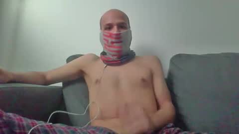 Snapshot of thetubedscarfguy chatting on April 2026 06:41:02 AM Scarf guy online show from April 2026 06:41:02 AM