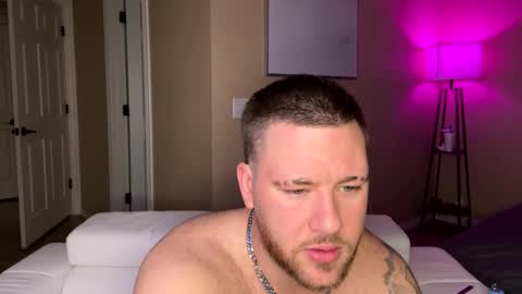 Snapshot of theviberoom chatting on October 2025 05:41:02 PM The Vibe Room online show from October 2025 05:41:02 PM