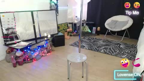 Snapshot of thewildechase chatting on September 2025 04:50:01 PM Chase online show from September 2025 04:50:01 PM