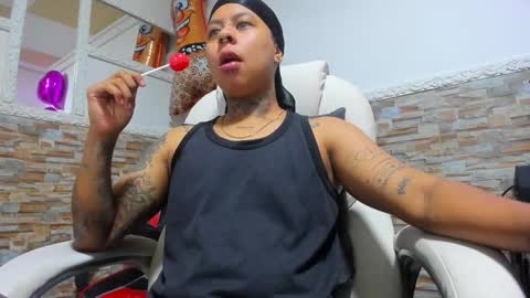 Thiago online show from November 2025 03:34:01 PM