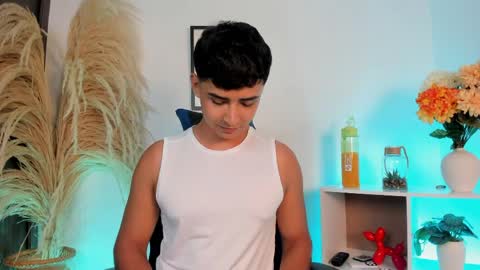 Snapshot of thiago_connor21 chatting on May 2026 01:33:01 AM Thiago online show from May 2026 01:33:01 AM