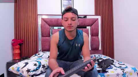 Thiago online show from December 2025 02:06:02 AM