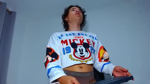 Snapshot of thiago_fosterr1 chatting on January 2025 10:05:01 PM Thiago online show from January 2025 10:05:01 PM