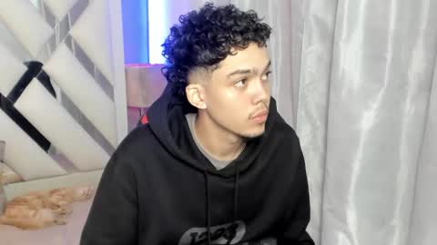 Thiago online show from April 2026 09:43:01 PM