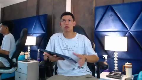 Snapshot of thiagoferrer_ chatting on June 2026 01:08:01 AM T H I A G O online show from June 2026 01:08:01 AM
