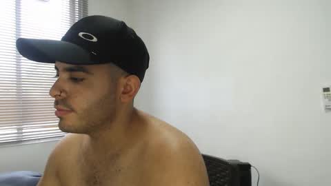 Thiago online show from November 2025 08:43:01 PM