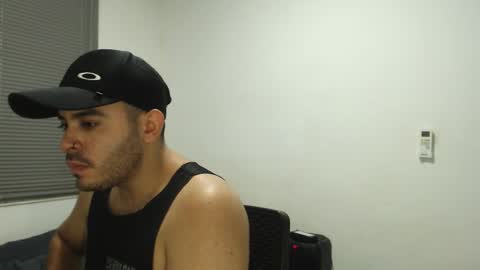 Thiago online show from November 2025 08:30:01 PM