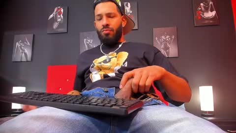 Snapshot of thiagomez17 chatting on January 2025 12:26:01 PM Thia Gomez online show from January 2025 12:26:01 PM