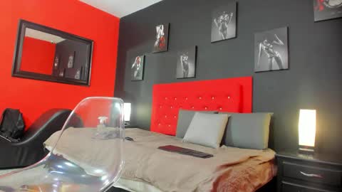 Snapshot of thiagomez17 chatting on November 2025 12:27:02 PM Thia Gomez online show from November 2025 12:27:02 PM