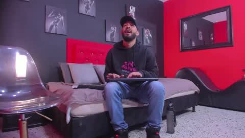 Snapshot of thiagomez17 chatting on November 2025 12:38:01 PM Thia Gomez online show from November 2025 12:38:01 PM