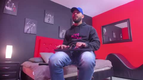 Snapshot of thiagomez17 chatting on November 2025 12:29:02 PM Thia Gomez online show from November 2025 12:29:02 PM