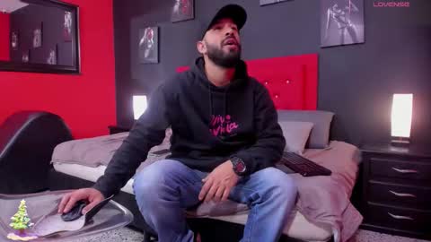 Snapshot of thiagomez17 chatting on December 2025 12:36:01 PM Thia Gomez online show from December 2025 12:36:01 PM