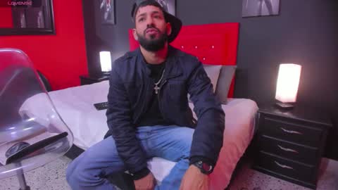 Snapshot of thiagomez17 chatting on December 2025 12:36:02 PM Thia Gomez online show from December 2025 12:36:02 PM