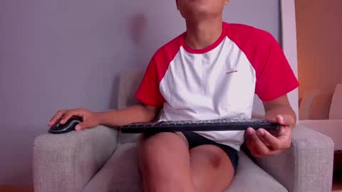 thiagovega_ online show from April 2026 05:21:02 AM