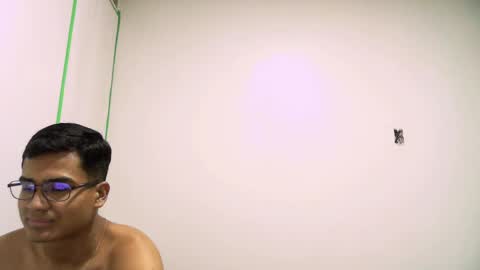 thiagovega_ online show from April 2026 04:52:02 AM