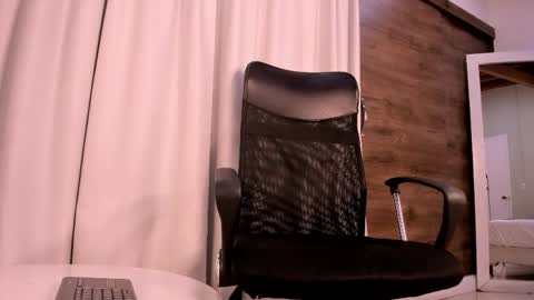 thiagovega_ online show from May 2026 03:34:01 AM