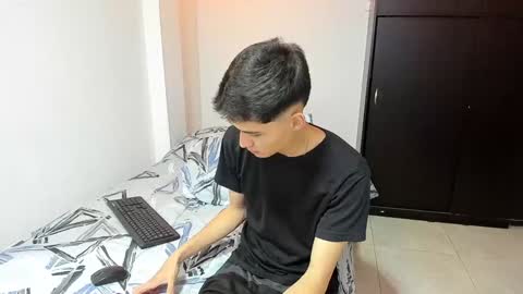 Snapshot of thiagowells_ chatting on December 2024 08:05:01 PM Thiago Wells online show from December 2024 08:05:01 PM