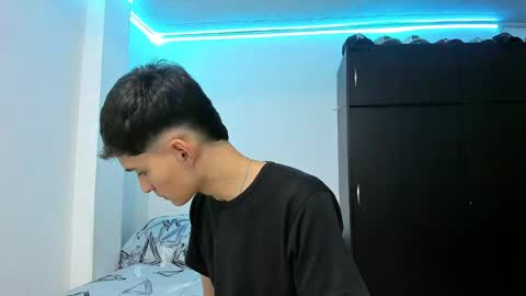 Snapshot of thiagowells_ chatting on December 2024 01:46:01 AM Thiago Wells online show from December 2024 01:46:01 AM