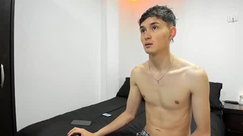 Snapshot of thiagowells_ chatting on January 2025 04:50:02 PM Thiago Wells online show from January 2025 04:50:02 PM