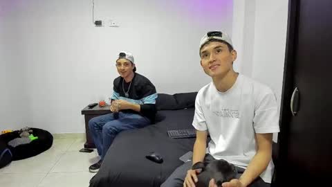 Snapshot of thiagowells_ chatting on February 2025 01:40:01 AM Thiago Wells online show from February 2025 01:40:01 AM