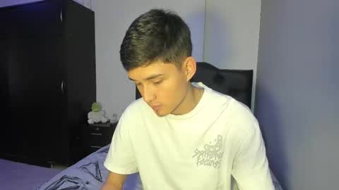 Snapshot of thiagowells_ chatting on November 2025 07:03:01 PM Thiago Wells online show from November 2025 07:03:01 PM