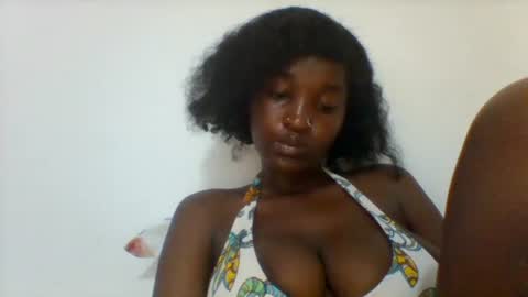 Snapshot of thick_eviey chatting on November 2025 03:38:01 AM love online show from November 2025 03:38:01 AM