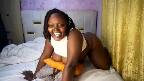 thick_n_flirty online show from May 2026 03:28:02 PM