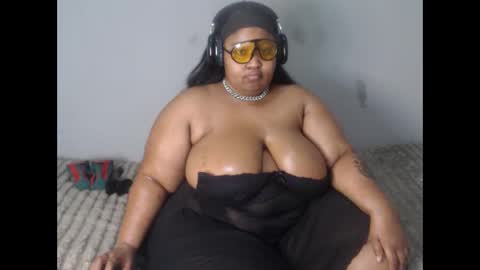thickassmamie26 online show from May 2026 08:11:01 AM