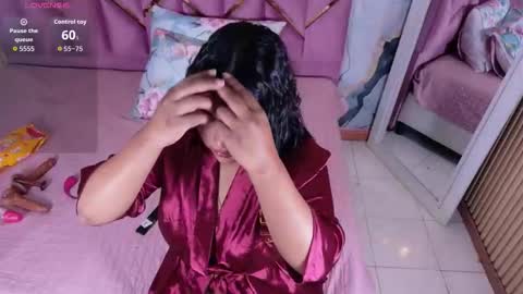 Snapshot of thickbrunnett chatting on December 2025 11:59:01 AM SOFIA online show from December 2025 11:59:01 AM