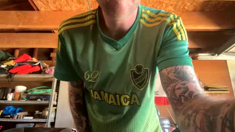 Snapshot of thickcockcali chatting on March 2025 08:32:02 PM CaliLove916 online show from March 2025 08:32:02 PM