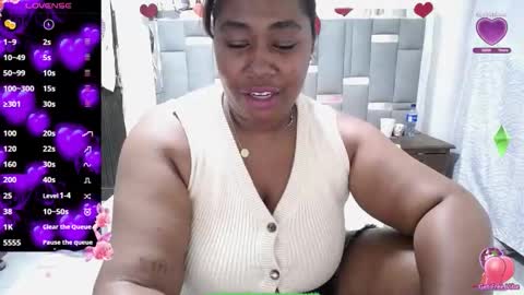 Snapshot of thickebonymilf chatting on September 2025 06:18:01 AM XIOMARA online show from September 2025 06:18:01 AM