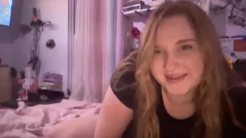 Snapshot of thickgingergoddess chatting on December 2024 03:40:01 AM Ariel online show from December 2024 03:40:01 AM