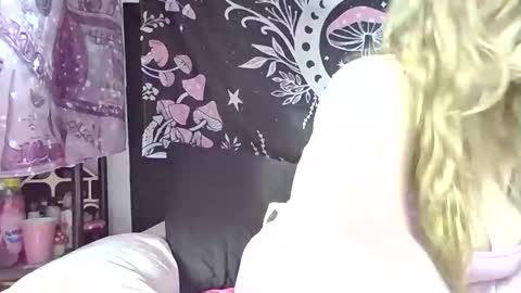 Ariel online show from November 2025 07:02:02 PM