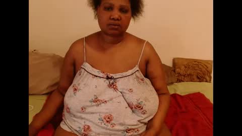 Snapshot of thicksexymellons chatting on September 2025 08:19:01 AM Pat online show from September 2025 08:19:01 AM