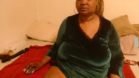 Snapshot of thicksexymellons chatting on October 2025 06:09:01 PM Pat online show from October 2025 06:09:01 PM