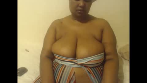 Snapshot of thicksexymellons chatting on November 2025 10:14:01 PM Pat online show from November 2025 10:14:01 PM