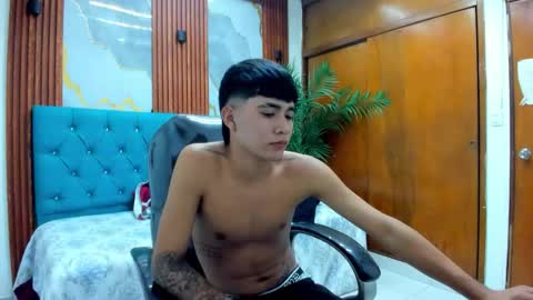  THIAGO COLLINS  online show from February 2026 10:50:02 PM