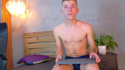 Snapshot of thiiago_twink chatting on May 2026 08:48:02 PM Thiago online show from May 2026 08:48:02 PM