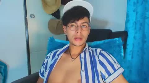 Snapshot of thiiagosaeenz chatting on June 2026 12:32:02 AM Thiago Saenzz online show from June 2026 12:32:02 AM