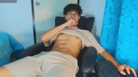 Snapshot of thiiagosaeenz chatting on June 2026 11:15:02 PM Thiago Saenzz online show from June 2026 11:15:02 PM