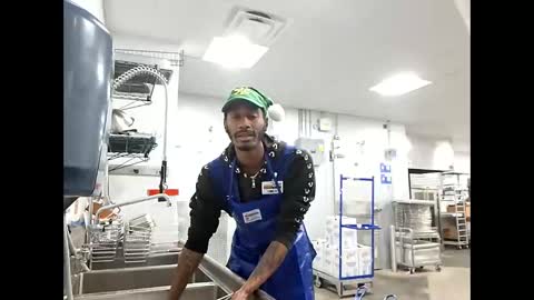 Snapshot of thirdlegkenny chatting on December 2025 10:17:02 PM thirdlegkenny online show from December 2025 10:17:02 PM