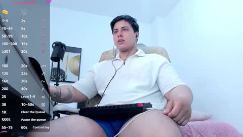 Snapshot of thom_ohtani chatting on October 2025 06:08:01 PM thom_ohtani online show from October 2025 06:08:01 PM