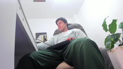 thom_ohtani online show from November 2025 11:26:02 PM